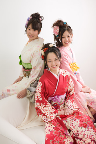 成人,二十歳,振袖,男子成人はロケーション撮影も佐直写真館